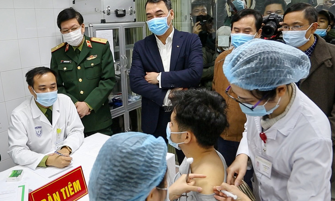 Hanoi plans to cover all Covid-19 vaccines's shots to its residents 4900 gianghuytiemvaccinecovid191516 1986 3325 1612330222 680x408